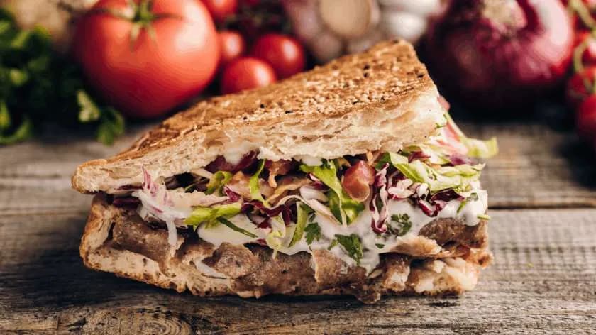 Bułka "Mięsnyjesz"