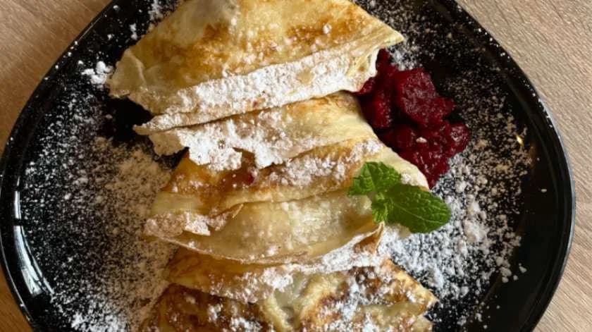 Nalesniki z malina i twarozkiem 2 szt.