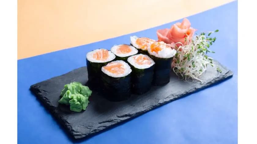 Hosomaki z łososiem 6 szt