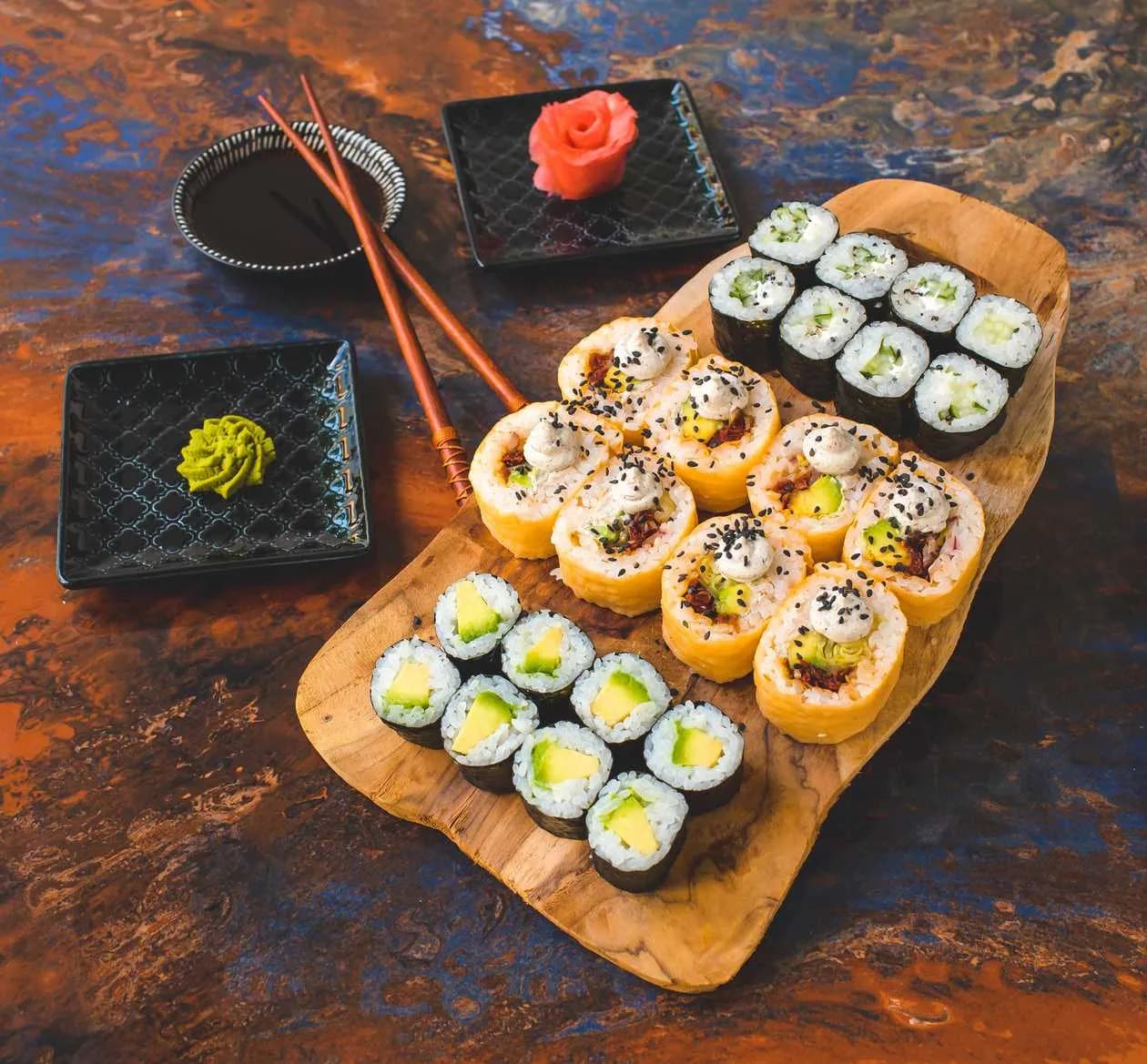 Vegetarian Box (24 pcs.)