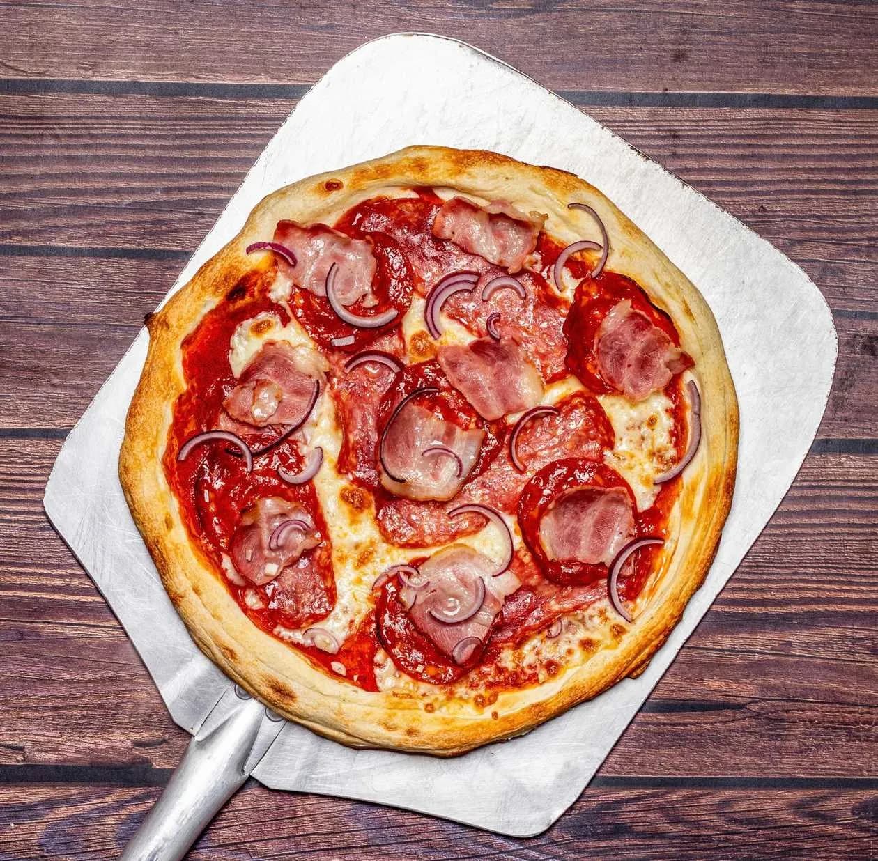 Pizza Chorizo con Salame