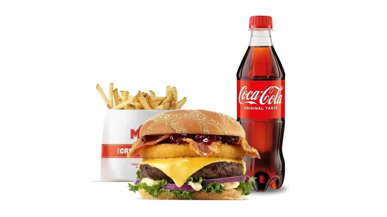 Burger Rywala Beef 'n' Bacon w zestawie