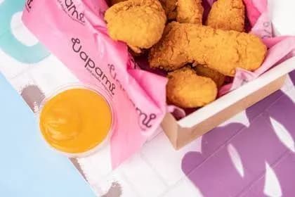 5 Nuggets + Sauce