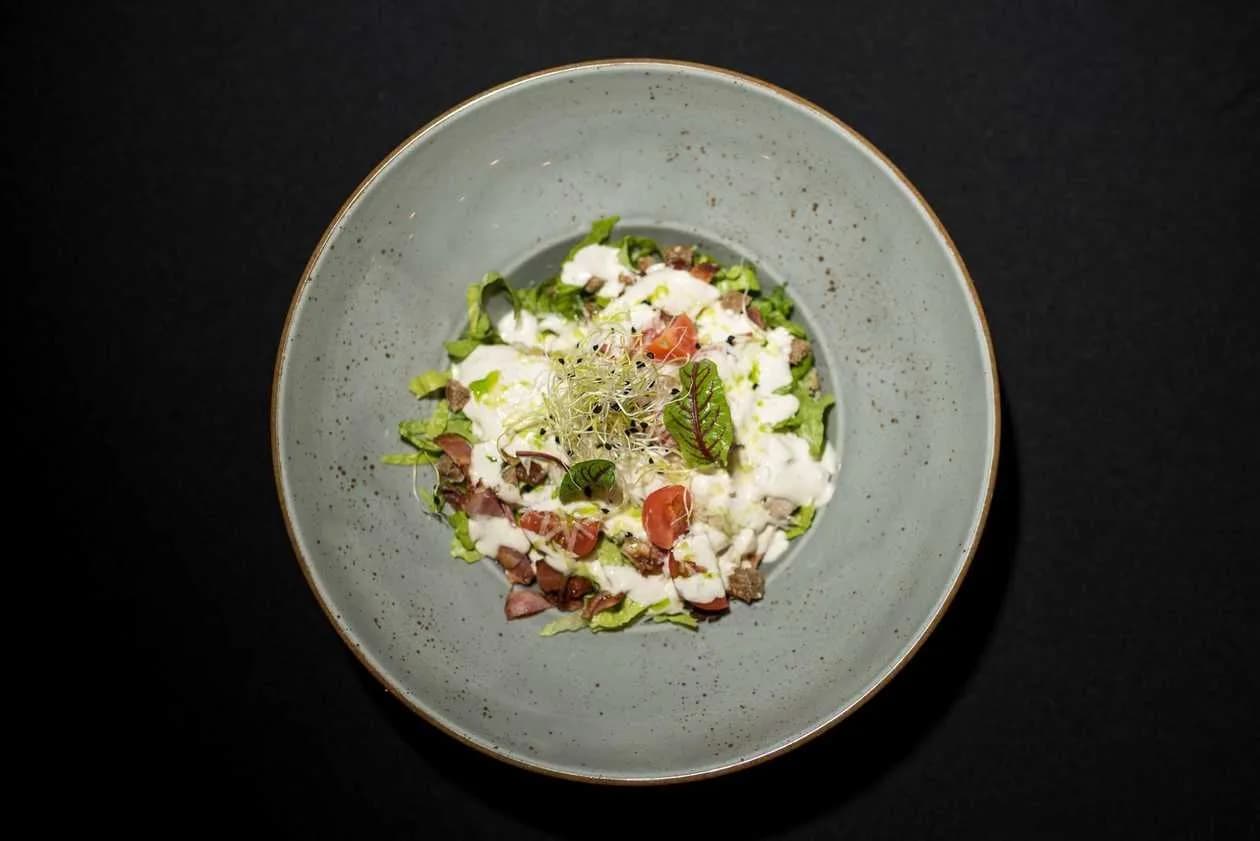 Sałatka z grillowanym kurczakiem