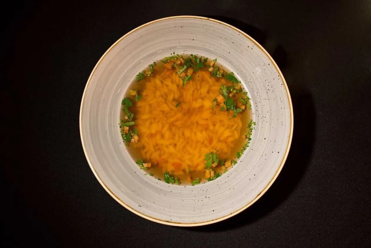 Domowy rosół drobiowy