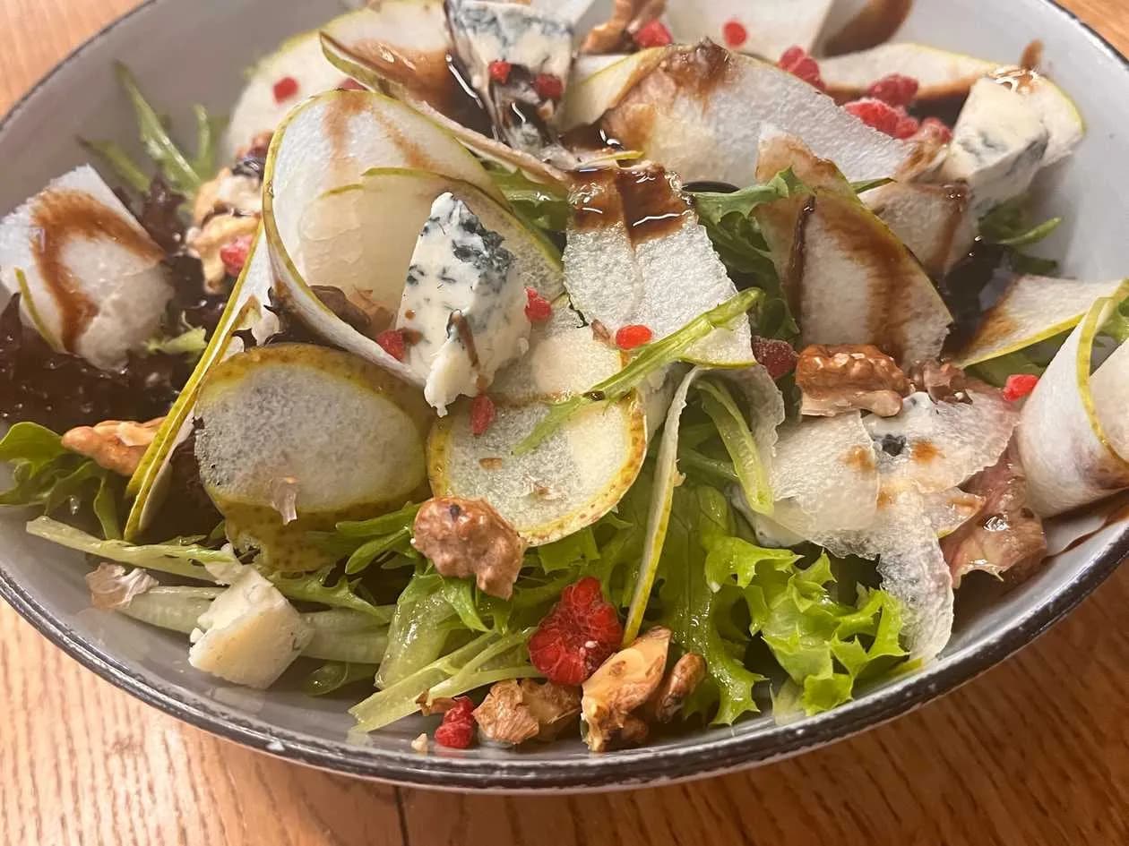 Pera Gorgonzola Salad