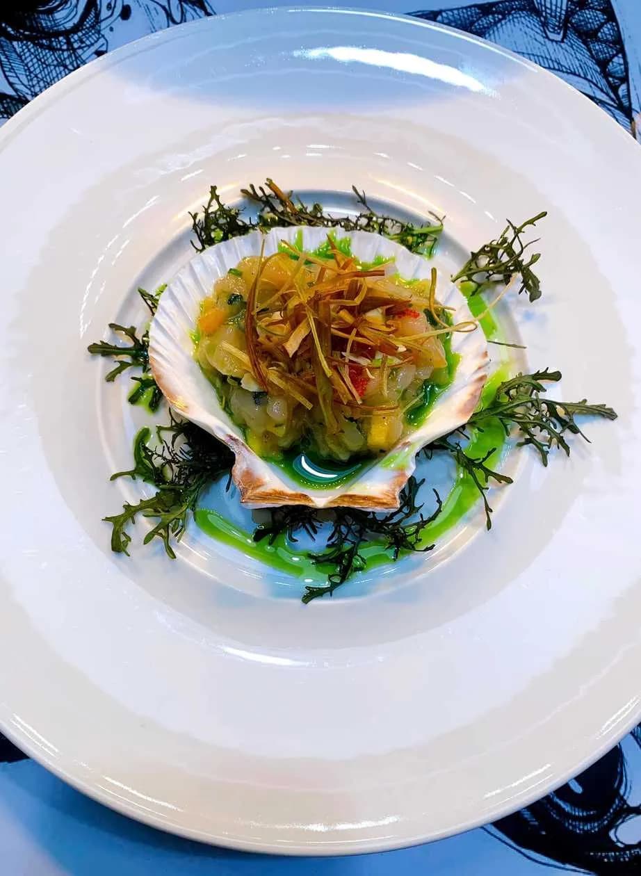 Scallop Tartare with Papaya, Garlic Powder, Tobiko