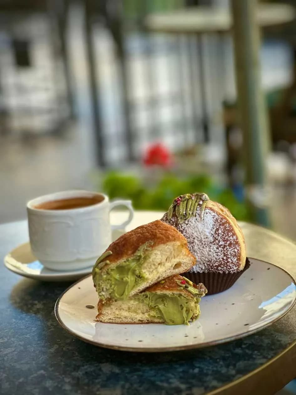 Donut with Pistachio