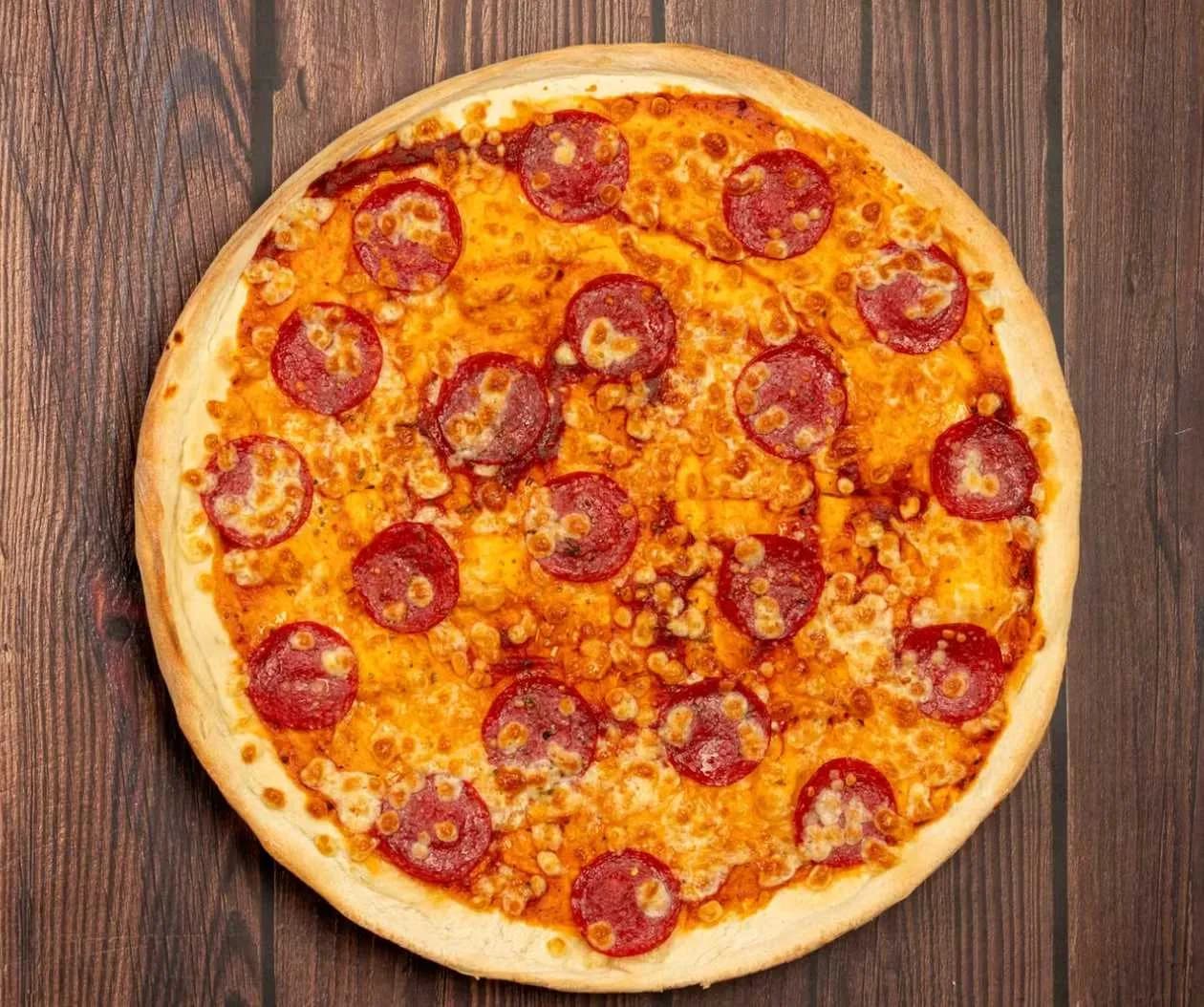 Salami Pizza Large