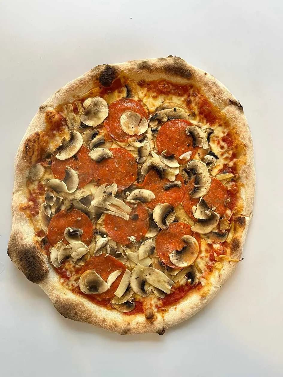 Pizza Salami Funghi