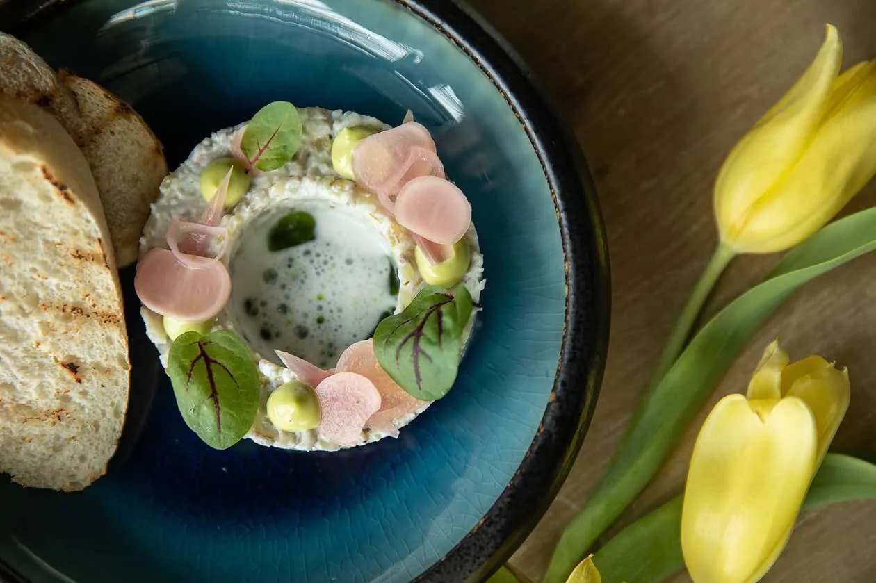 Flambirowana watróbka gęsia na grzance