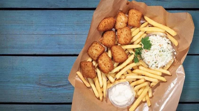 Fish&Chips z nuggetsami z mintaja