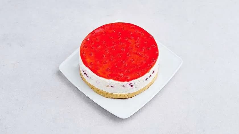 Deser jogurtowy z czerwoną porzeczką