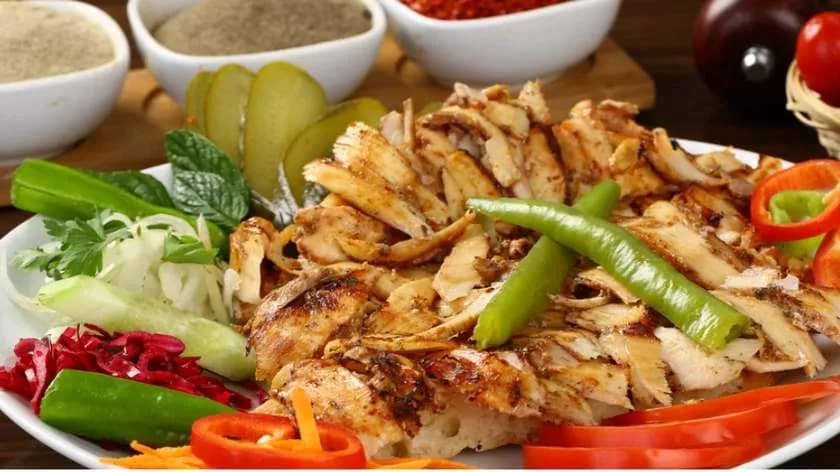 Danie na talerzu samo mięso - średnie