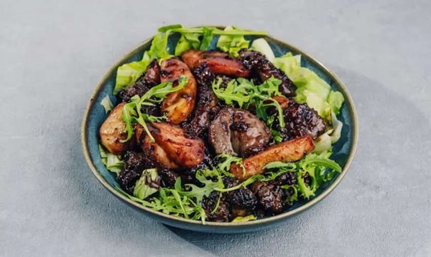 Salad with Liver in Currants