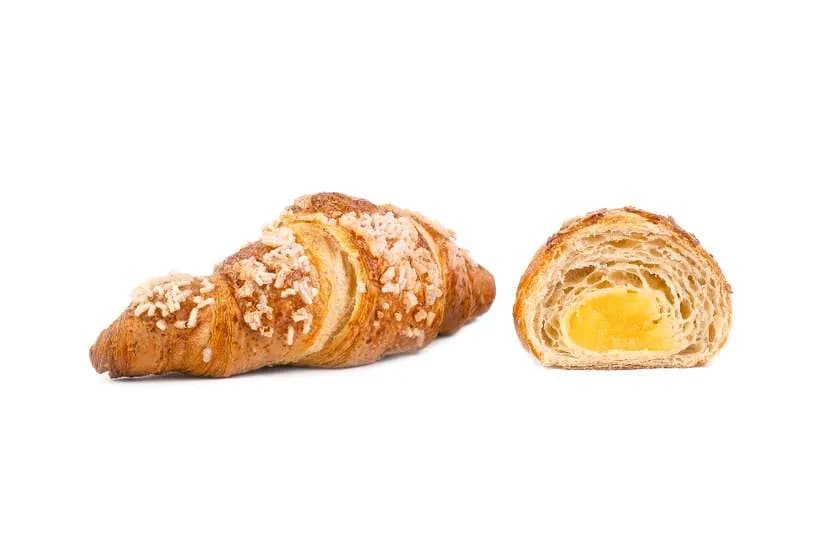 Croissant z cytrynowym kremem patissiere.