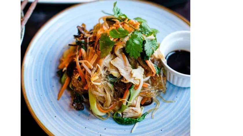 Makaron Mien z Kurczakiem