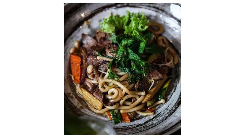 Makaron Udon z Wołowiną