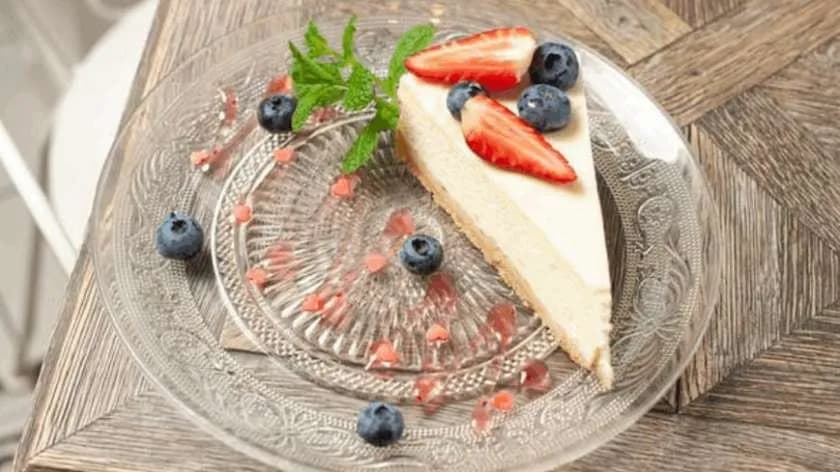 Sernik z białą czekoladą