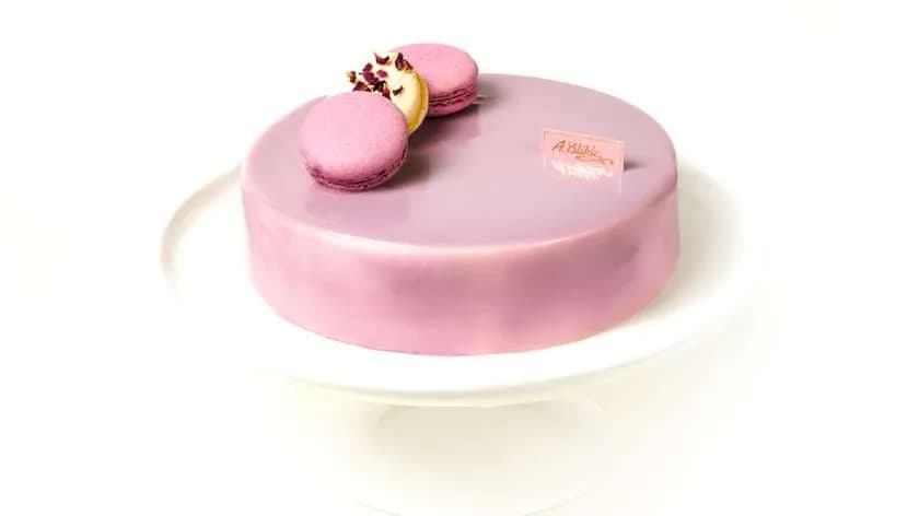 Tort Jogurtowy Z Owocami Lasu - Porcja