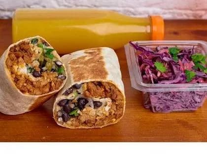 Burrito Chile Sin Carne, coleslaw i lemoniada