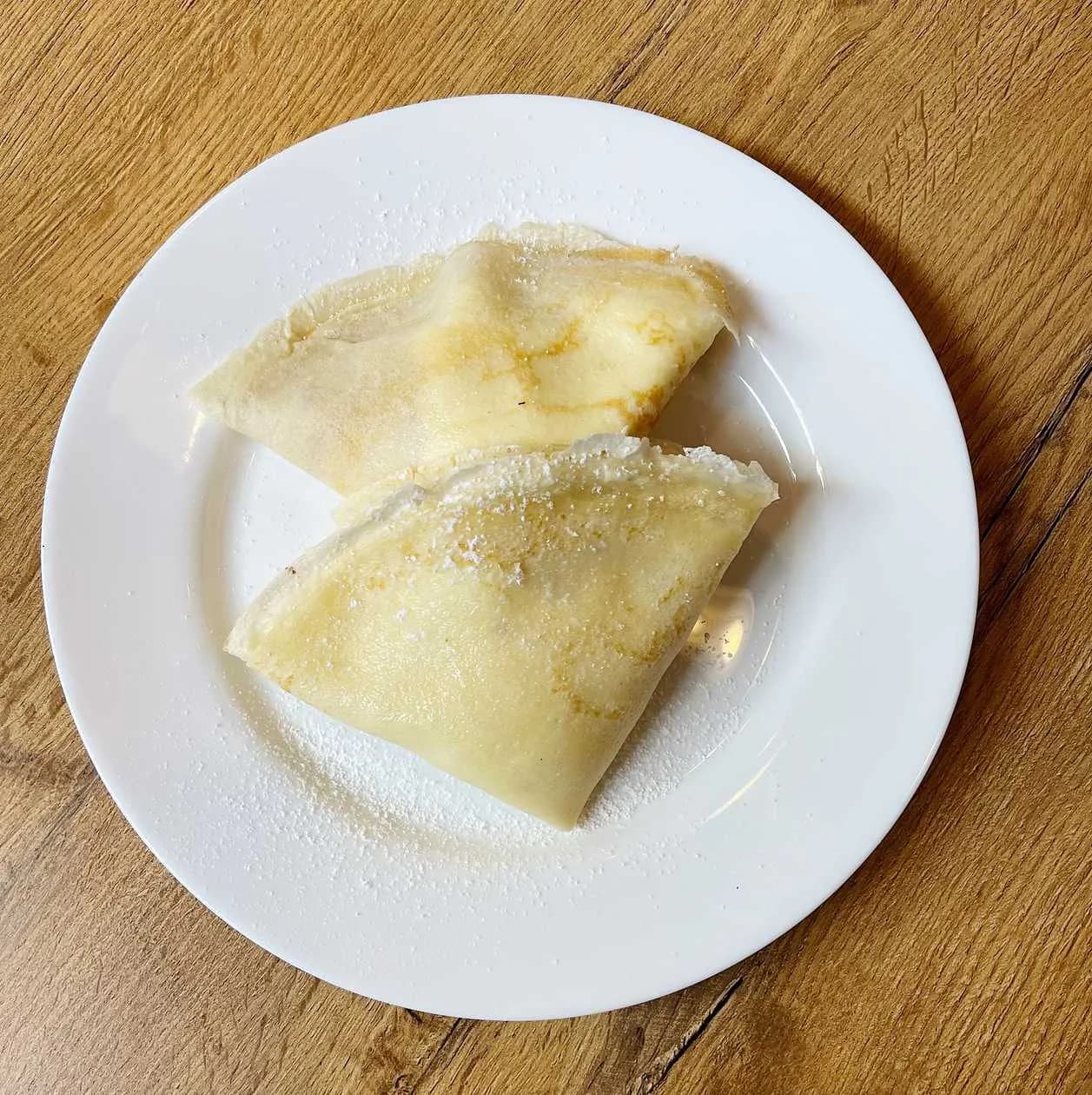 Domowe naleśniczki ze świeżo prażonymi jabłkami 2 szt.