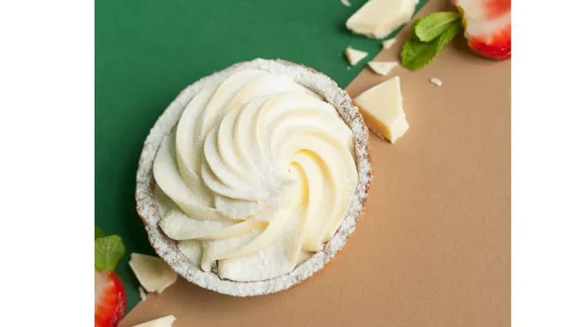 Tartaletka biała czekolada truskawka