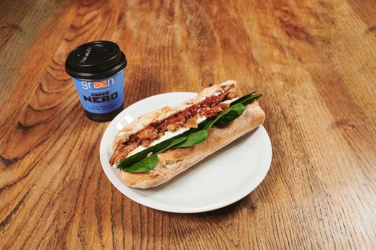 Bagietka Wyborna + Flat White