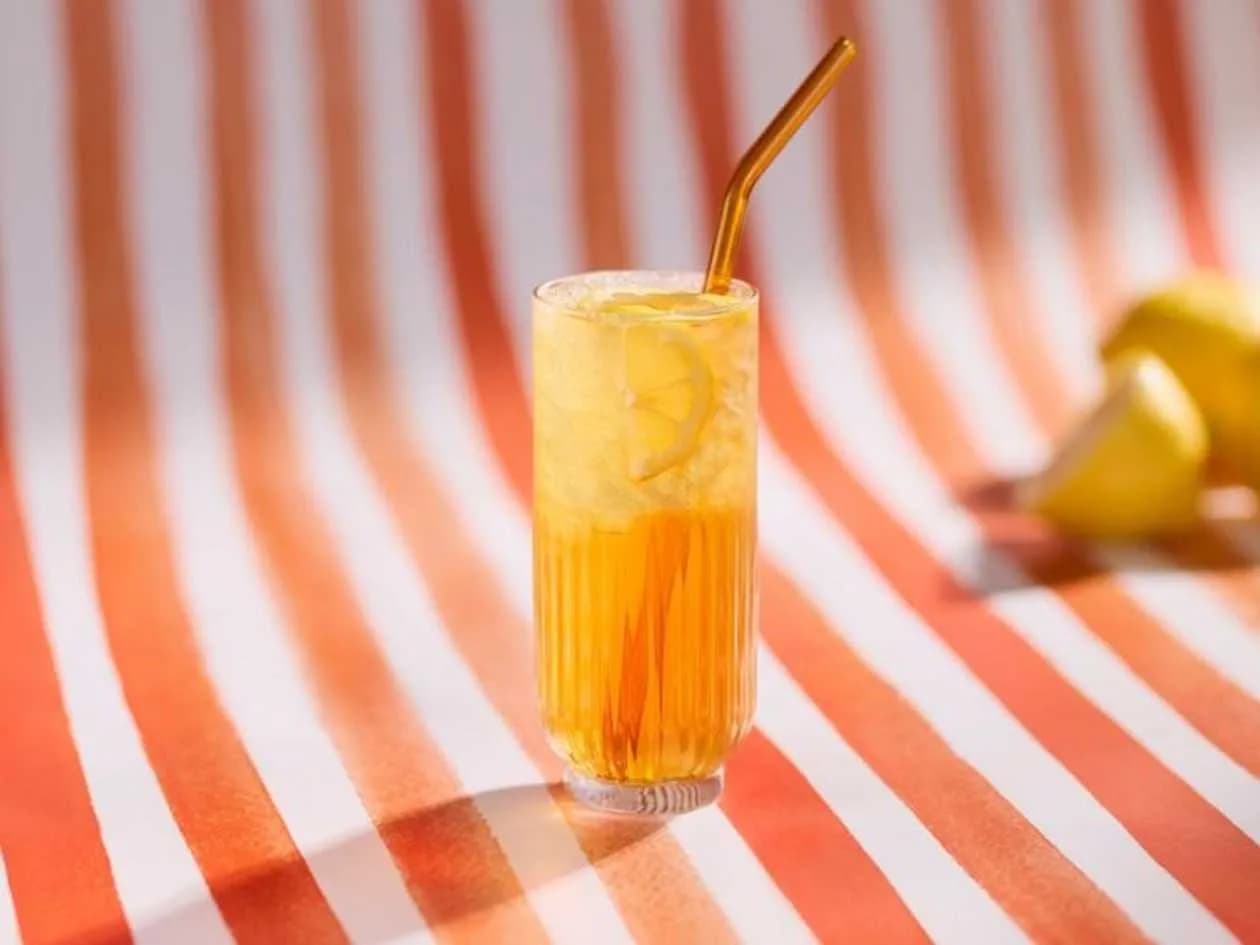 Herbata mrożona z kwiatem czarnego bzu