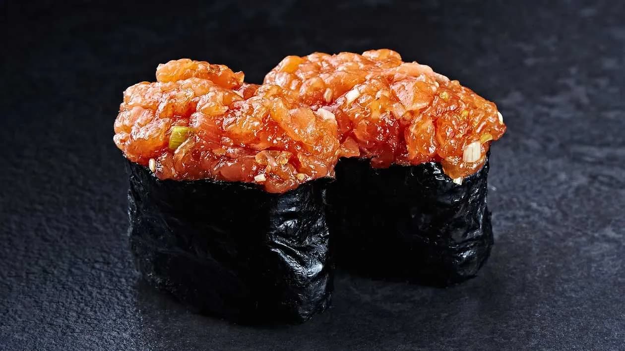 Salmon Steak Tartare - nigiri & gunkan