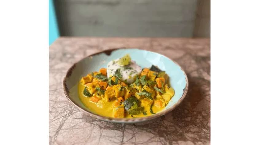 Orzechowe tofu curry