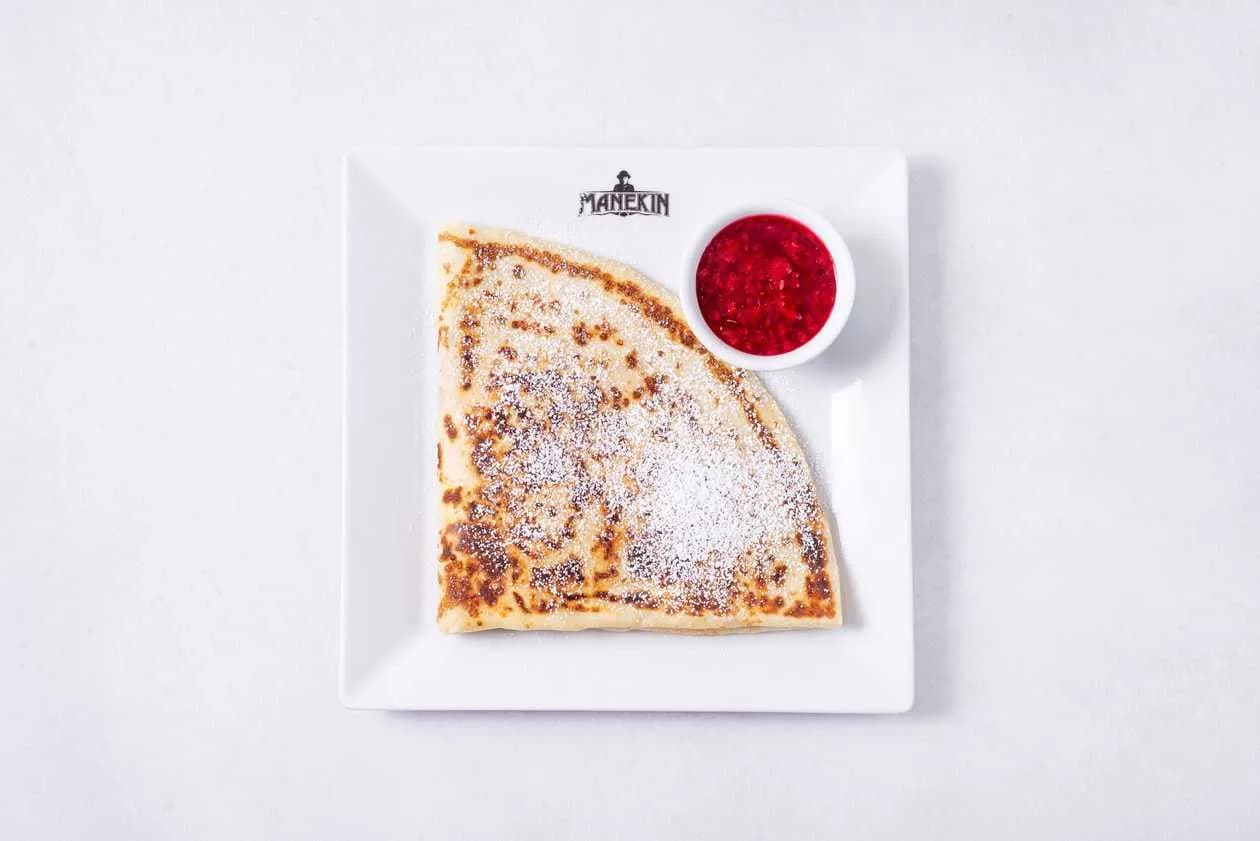 White Cheese with a Hint of Vanilla, seasonal fruits