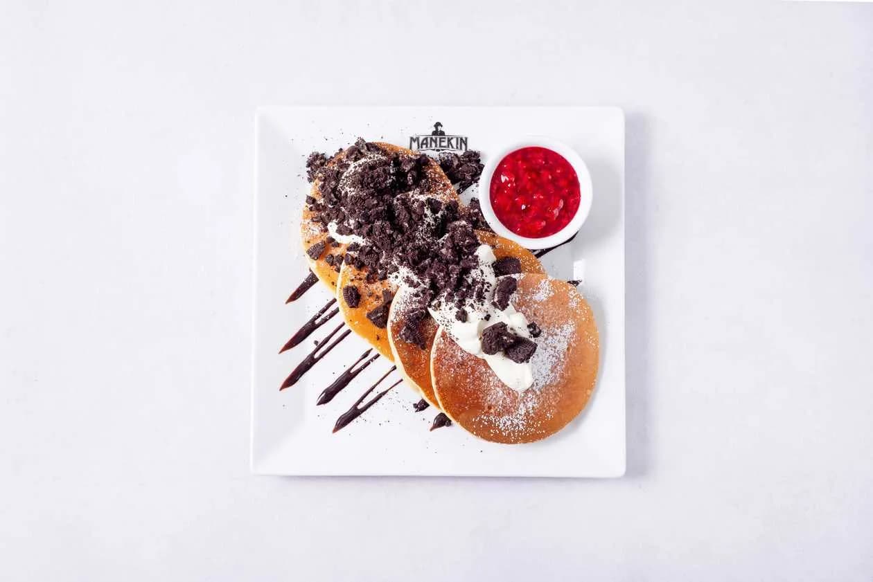 Oreo, Cherry, Chocolate Sauce, Cream Sauce
