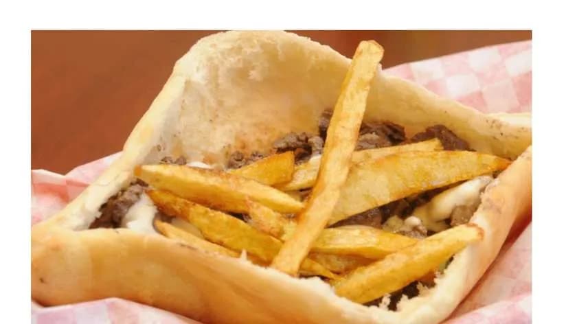 Bułka Amerykański z frytkami w środku