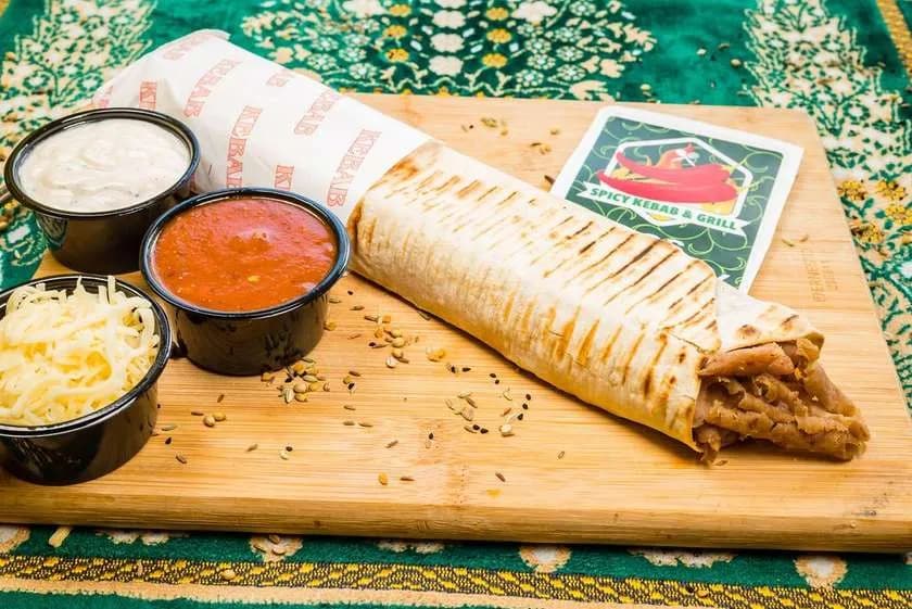 Kebab with chicken/beef and sauce (no salad)