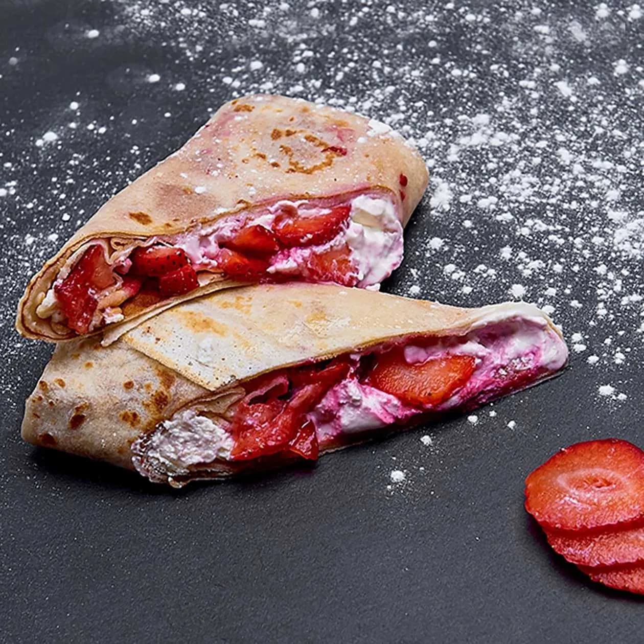 Pancake with strawberry (320g)