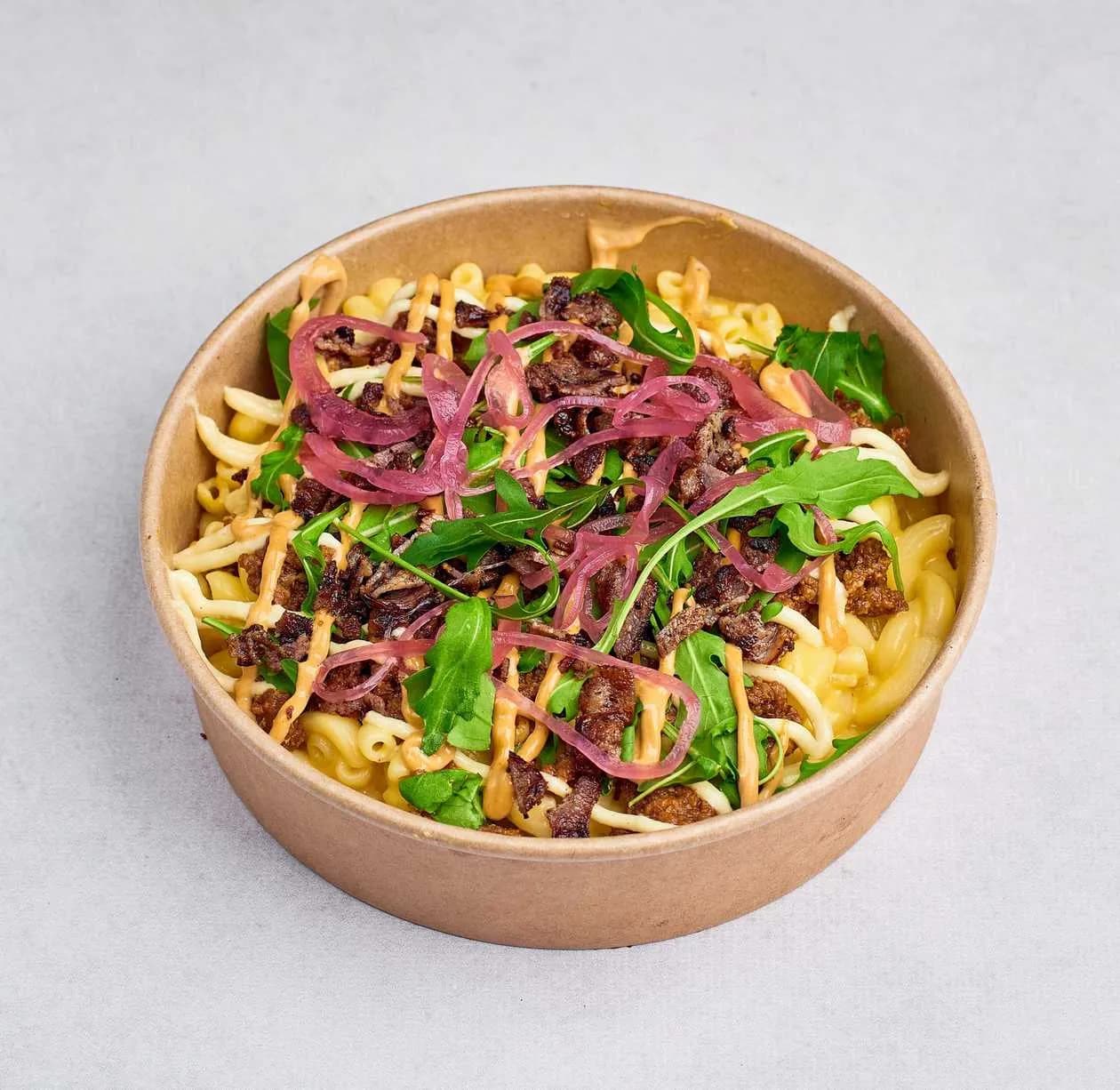 Mac&Cheese Ragu, frytki, colesław + napój