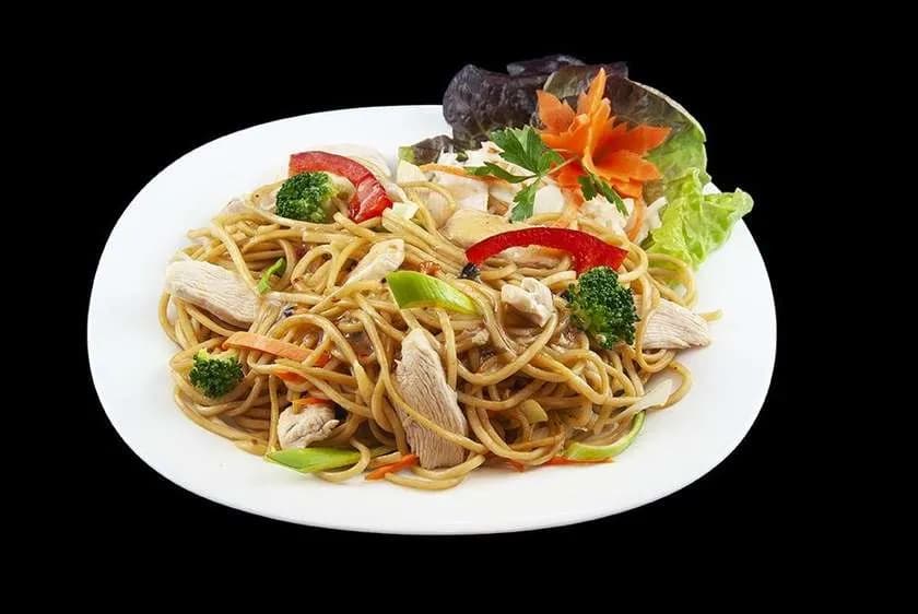 46 Fried noodles with chicken