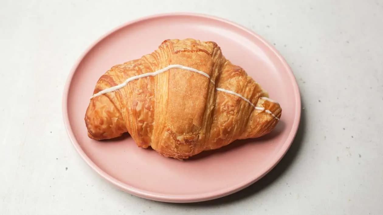 Croissant pina colada