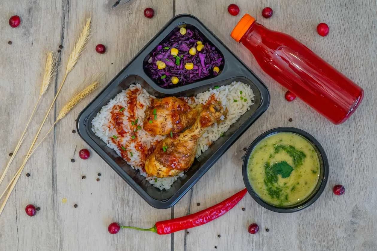 Zestaw zupa dnia + danie dnia = kompot za 0.99zł