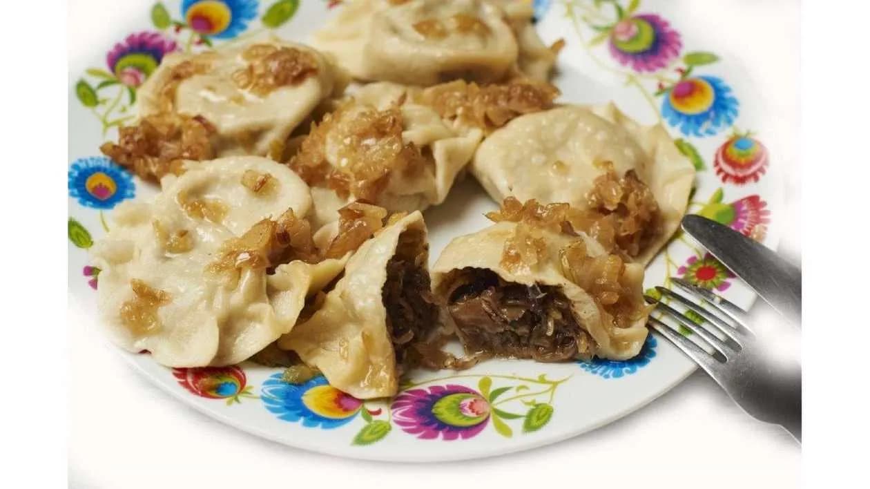 Dumplings with cabbage and mushrooms with homemade onion
