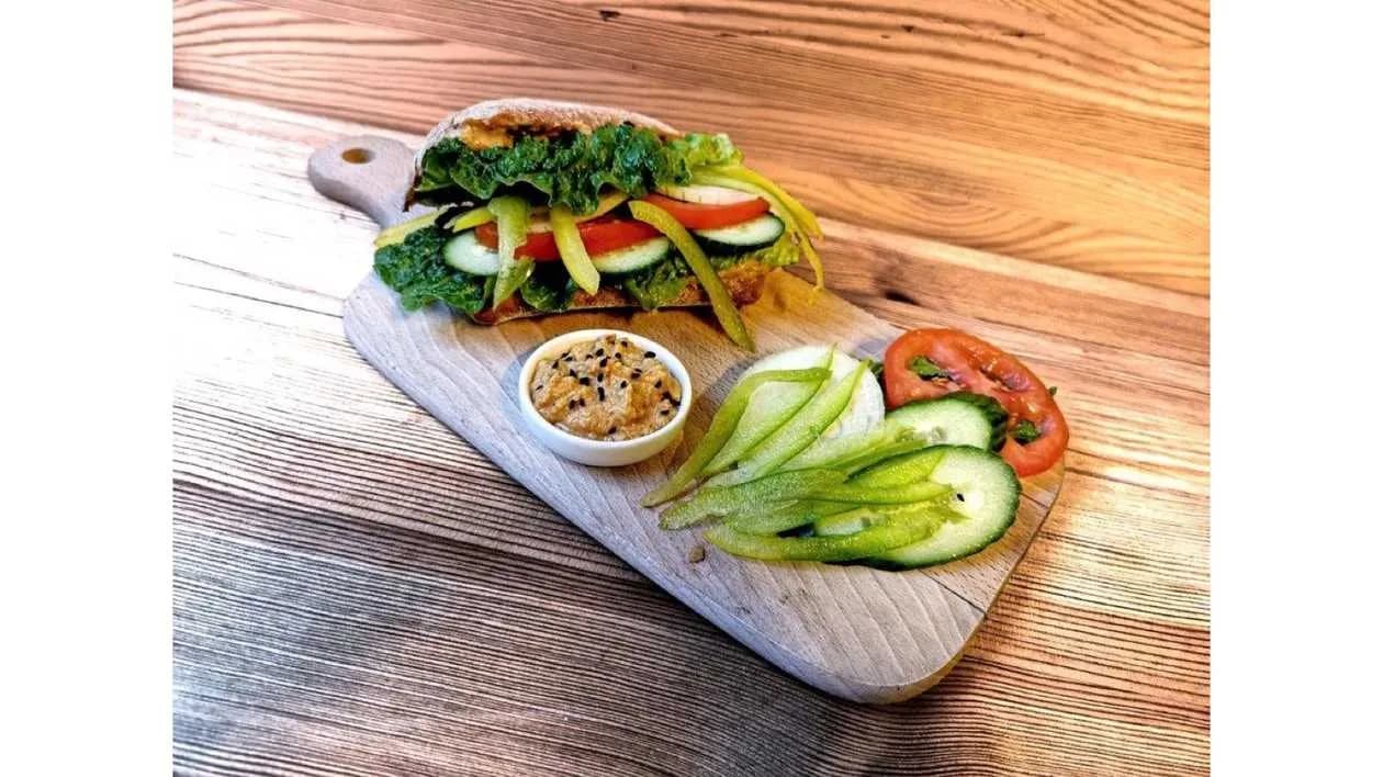 🌿 Vege sandwich with bean paste with black cumin
