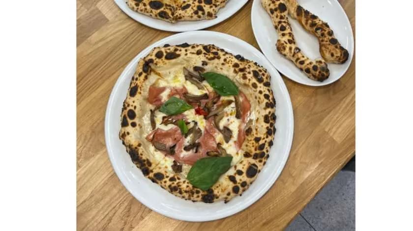 PIZZA MIĘSNA 25cm - MNIEJSZA NIŻ STANDARDOWA