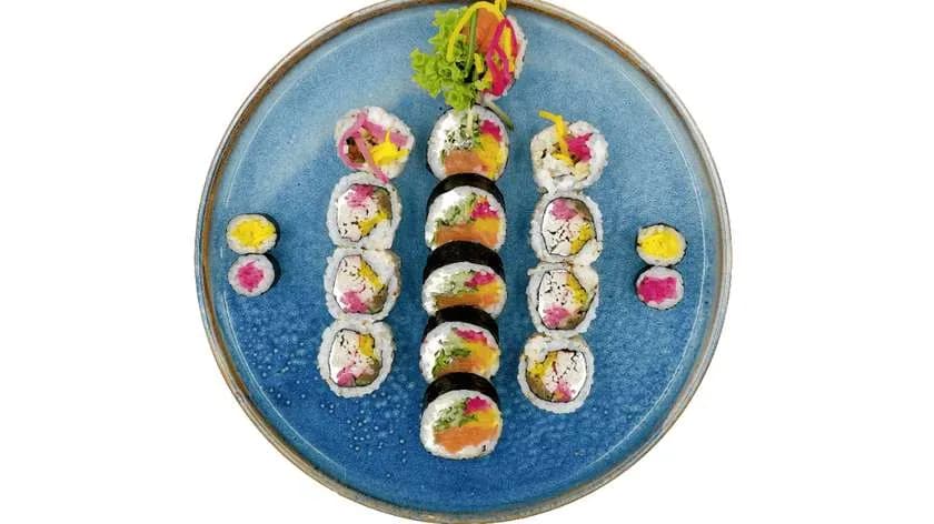 Mały Sushi Day premium SUROWY (18 szt.)
