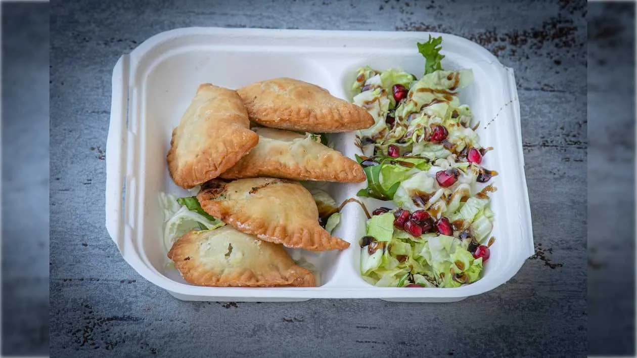 Sambusek with Cheese