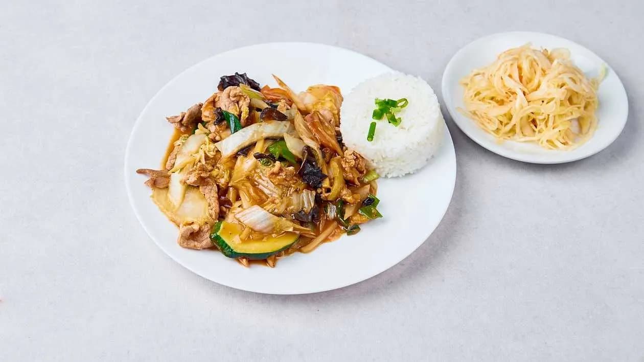 Pork with Bamboo and Mun Mushroom