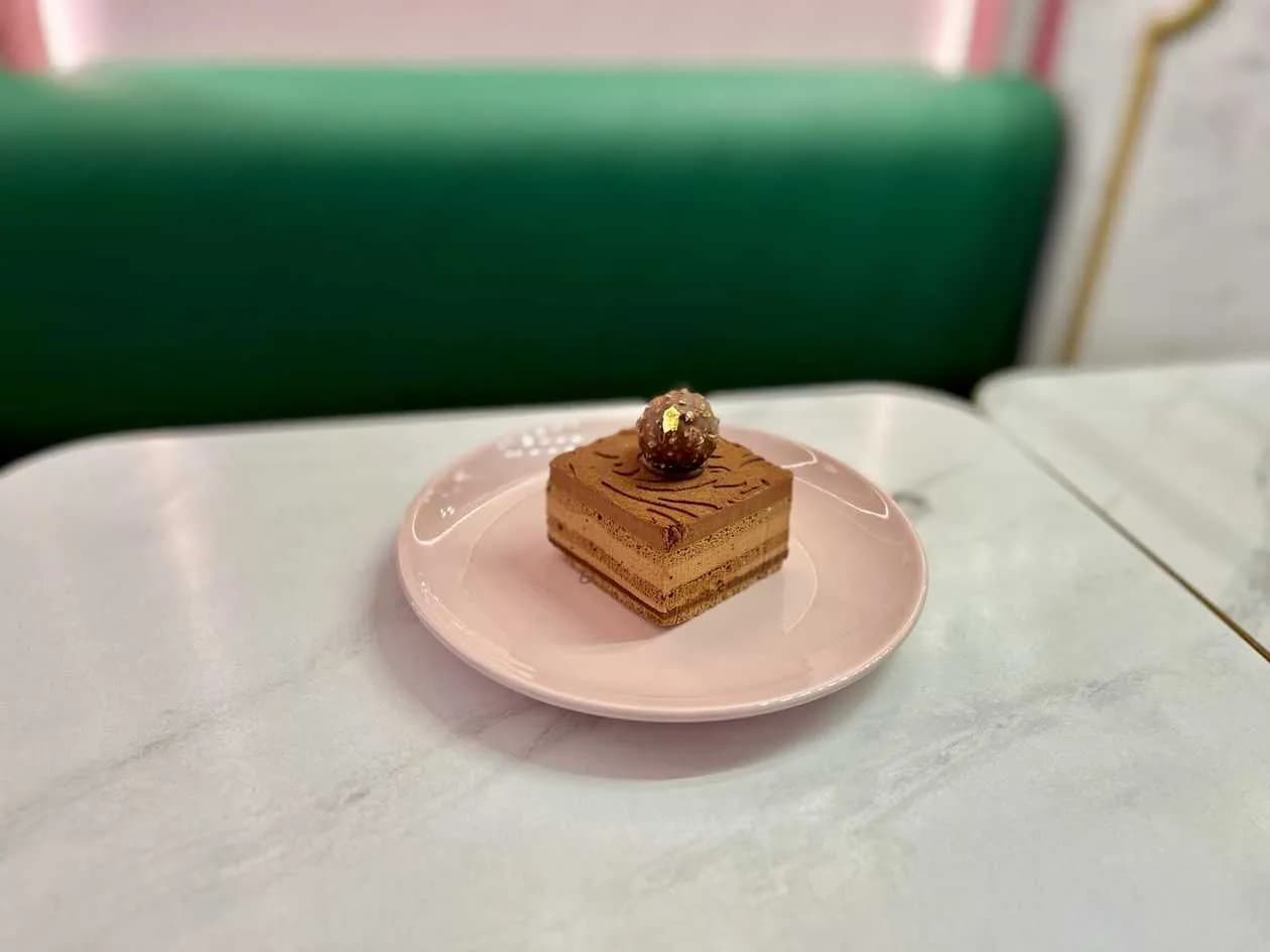 Chocolate with a Hint of Tonka