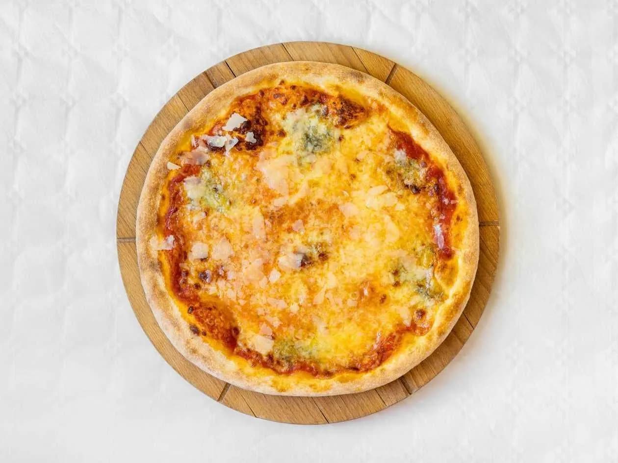 Quattro Formaggi Pizza