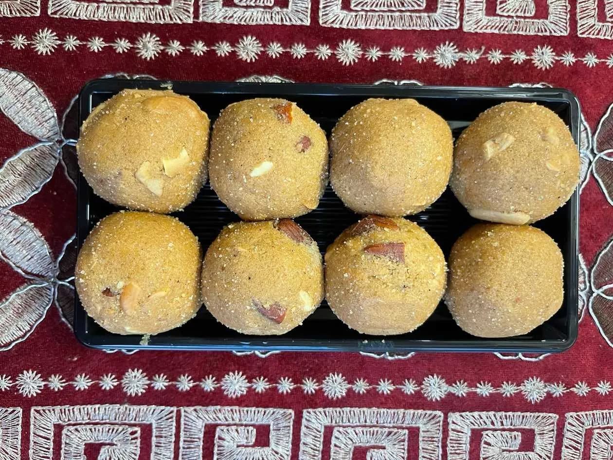 Dry fruit besan ladoo ( approx 350gm )