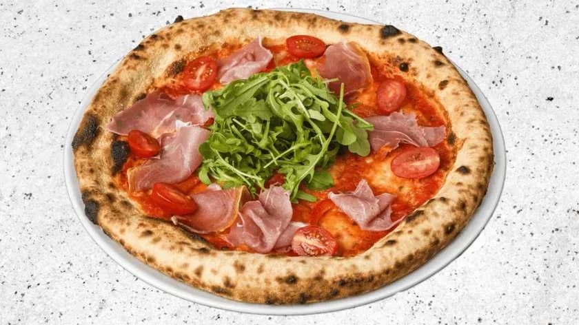 Pizza Crudo z Pieczoną Papryką